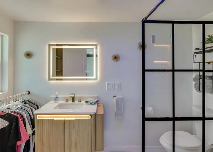 Sleek 4 Mi To Dtwn Phoenix: Pets Welcome! Apartment